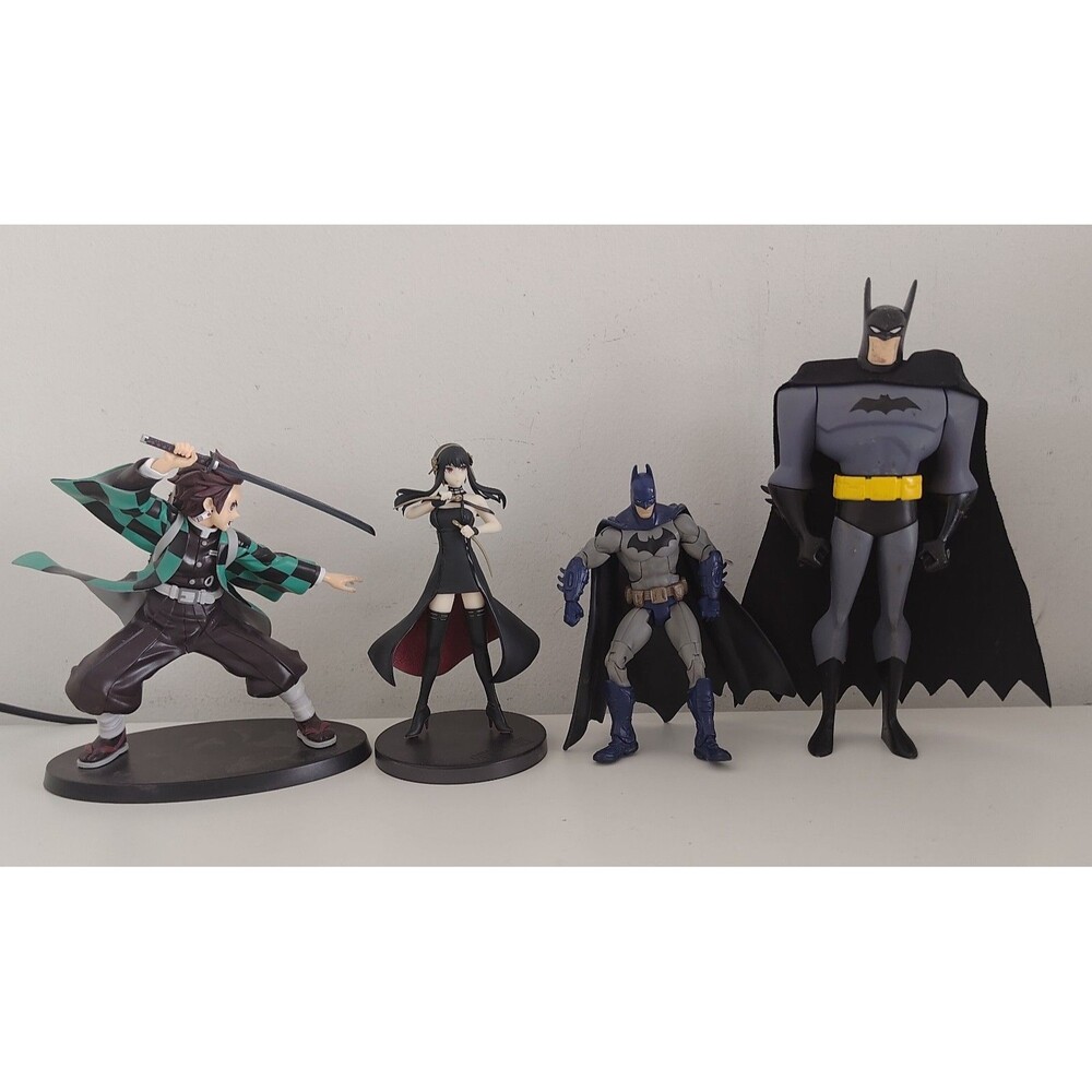 Action Figures - Batman 10'' - Mattel DC 7'' - Demon Slayer Kimetsu - Yor Forger